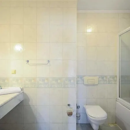 Villa Sleeps 4 Air Con Wifi